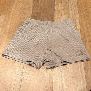 ALO Yoga Women's Beige Ribbed Athletic Shorts